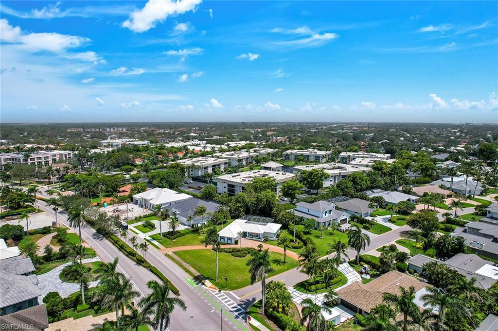 740 Park Shore DR photo 36