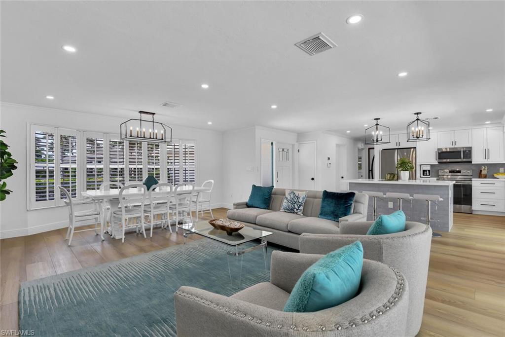 740 Park Shore DR