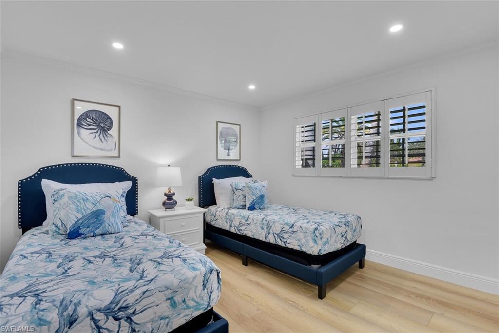 740 Park Shore DR photo 19