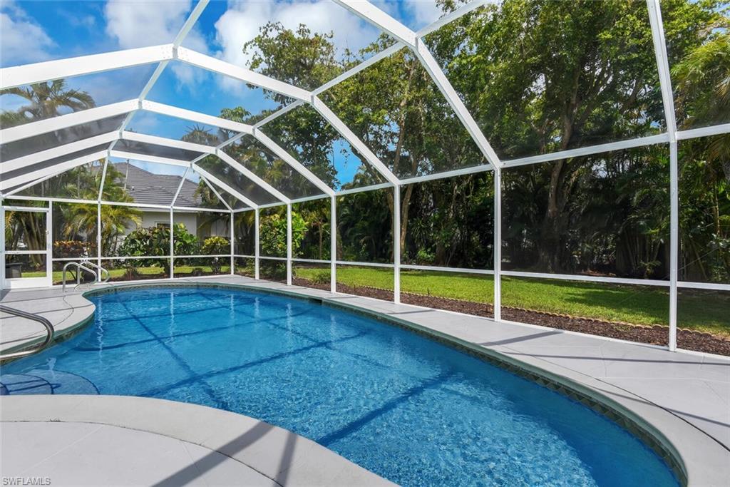 740 Park Shore DR photo 31