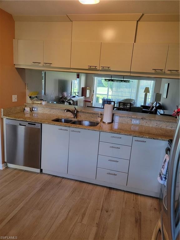 1001 Eastham WAY 106 photo 10