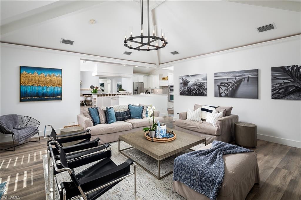 420 Palm CIR E photo 6