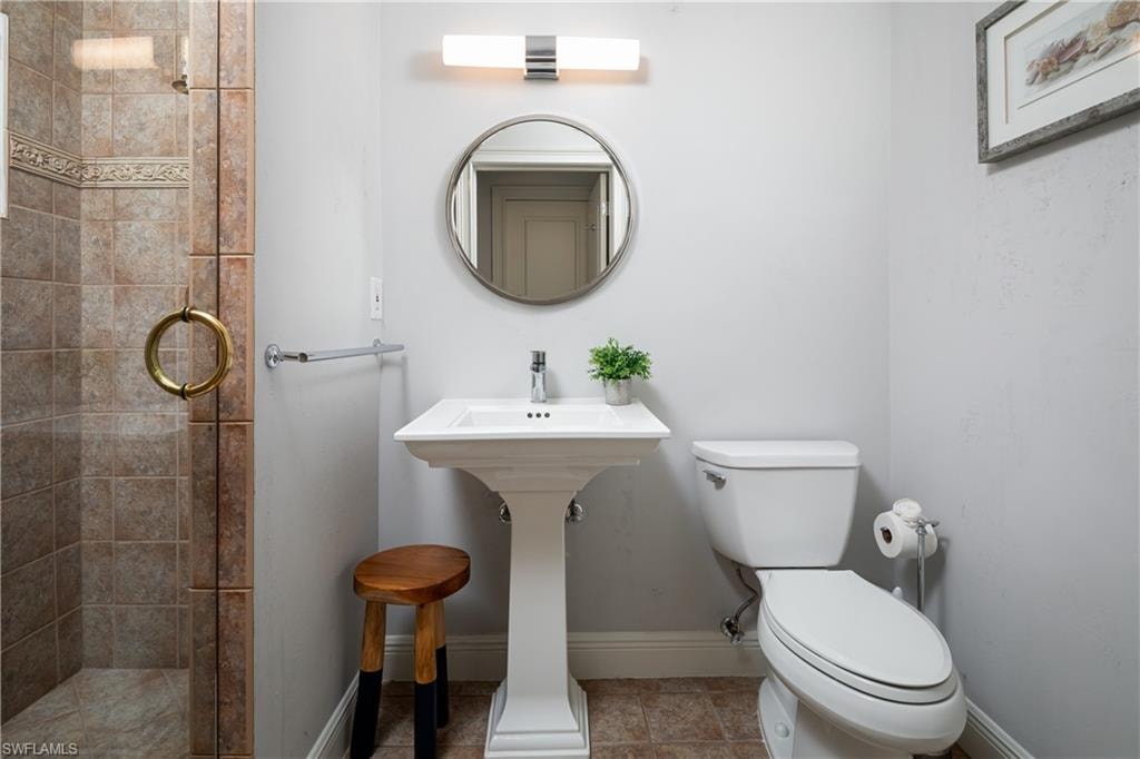 420 Palm CIR E photo 24