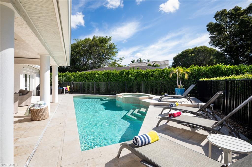 420 Palm CIR E photo 14