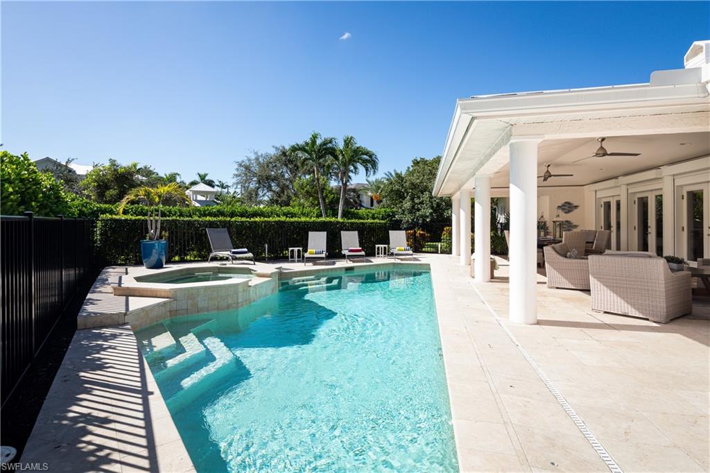 420 Palm CIR E photo 15