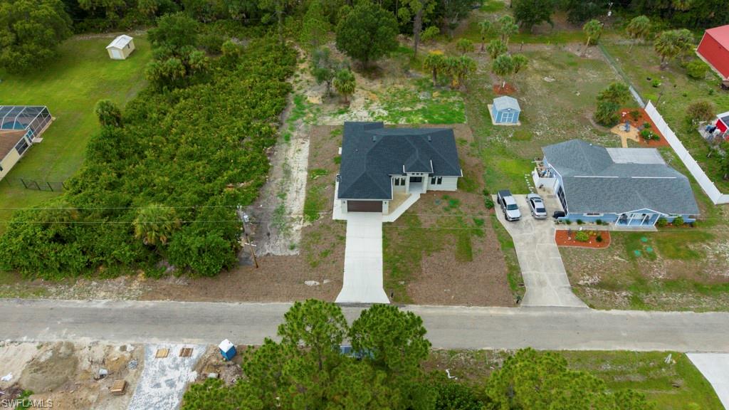 615 Broadway AVE photo 43