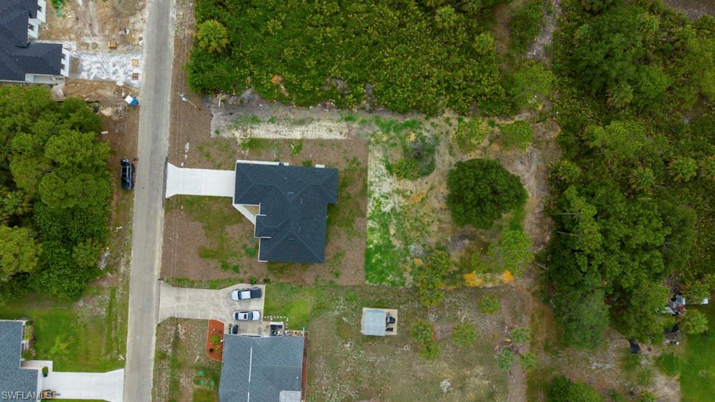615 Broadway AVE photo 49