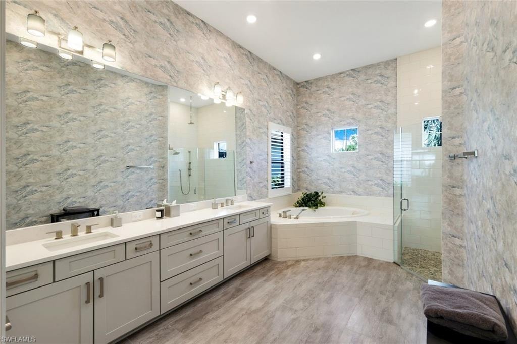 11401 Venetian Lagoon DR photo 23
