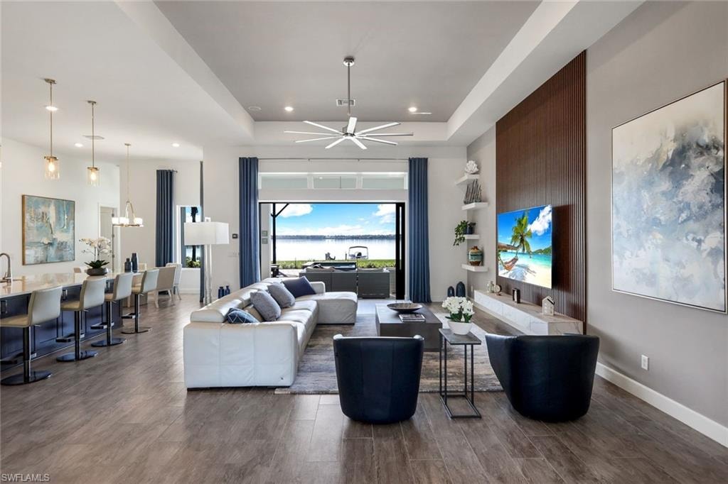 11401 Venetian Lagoon DR photo 8