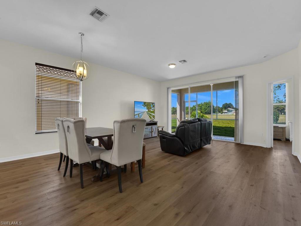 11204 Lakeland CIR