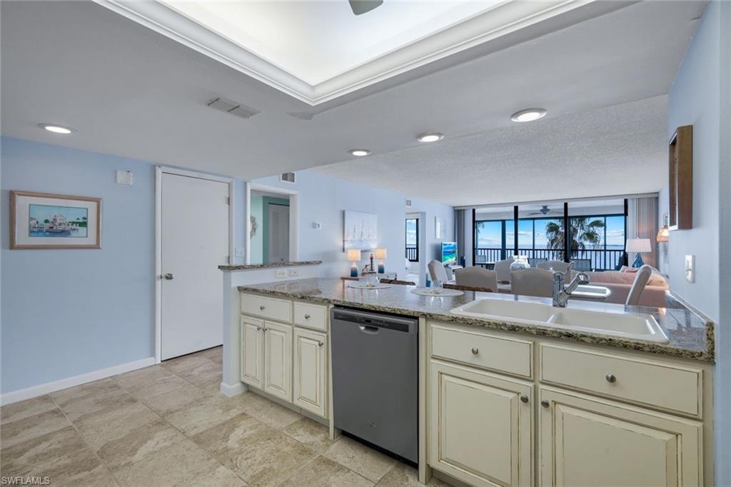 15021 Punta Rassa RD 402 photo 9