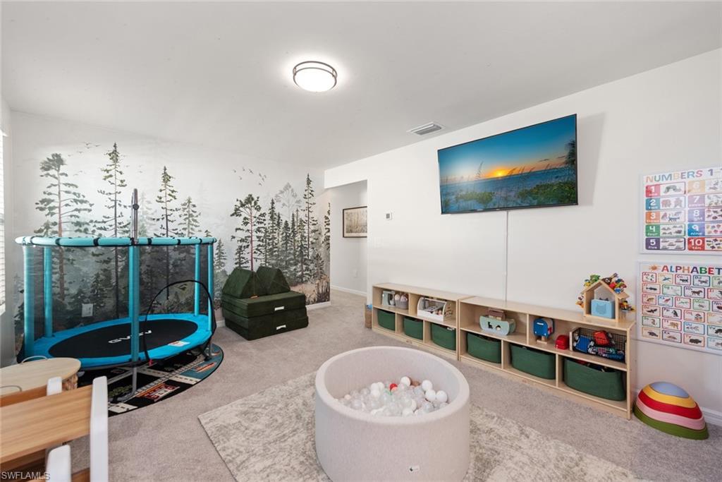 Spacious loft-great for a second living area