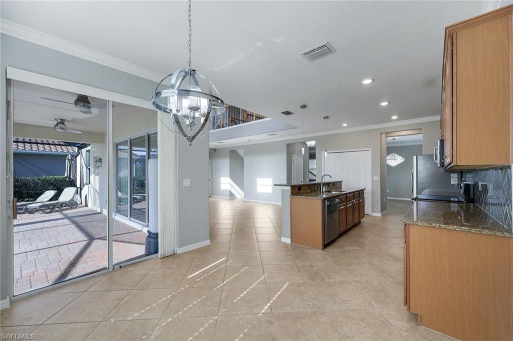 2262 Vermont LN photo 9