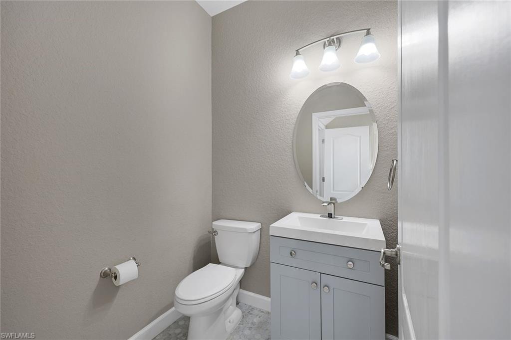 2262 Vermont LN photo 18