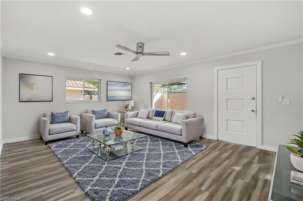 1521 Chesapeake AVE B2
