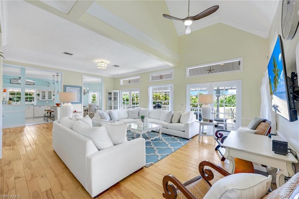203 San Mateo DR