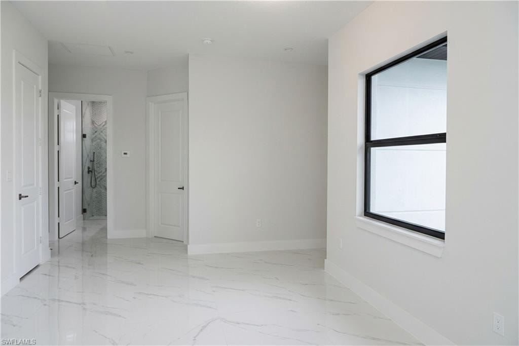 429 Gray AVE S photo 21