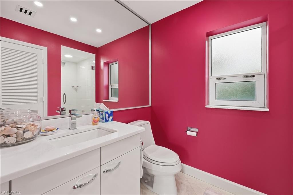 8665 Bay Colony DR 2001 photo 33