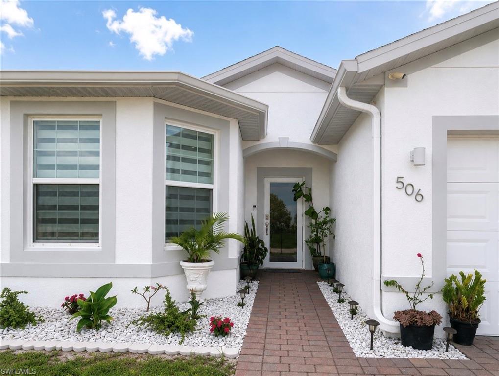 506 NW Juanita CT