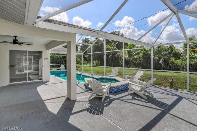 Plenty of room for lanai furniture