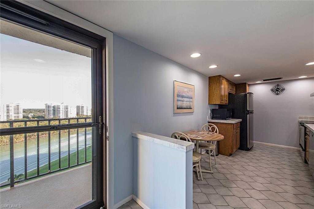 17 BLUEBILL AVE 1102