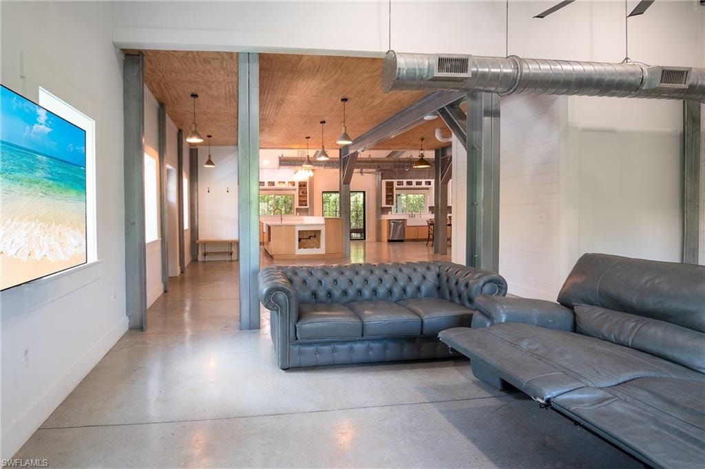 1301 Ivy WAY photo 11
