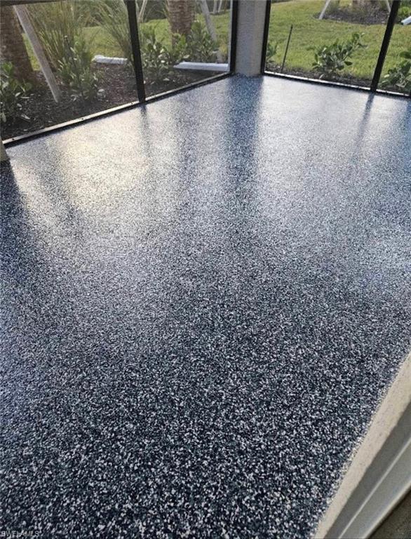 10'x20'/Covered with Epoxy Floors and No-Seeum Screens