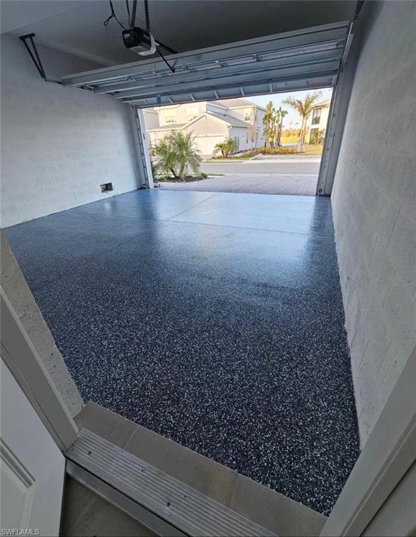 2 car w/ Epoxy Floors