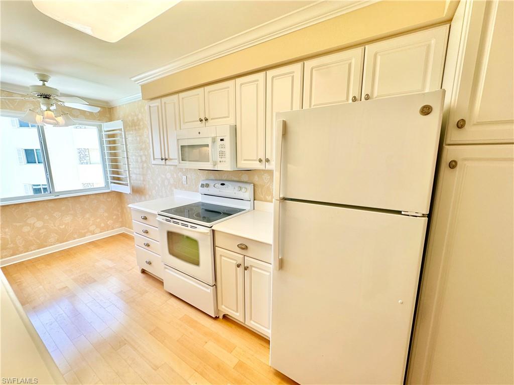3420 Gulf Shore BLVD N 43 photo 6