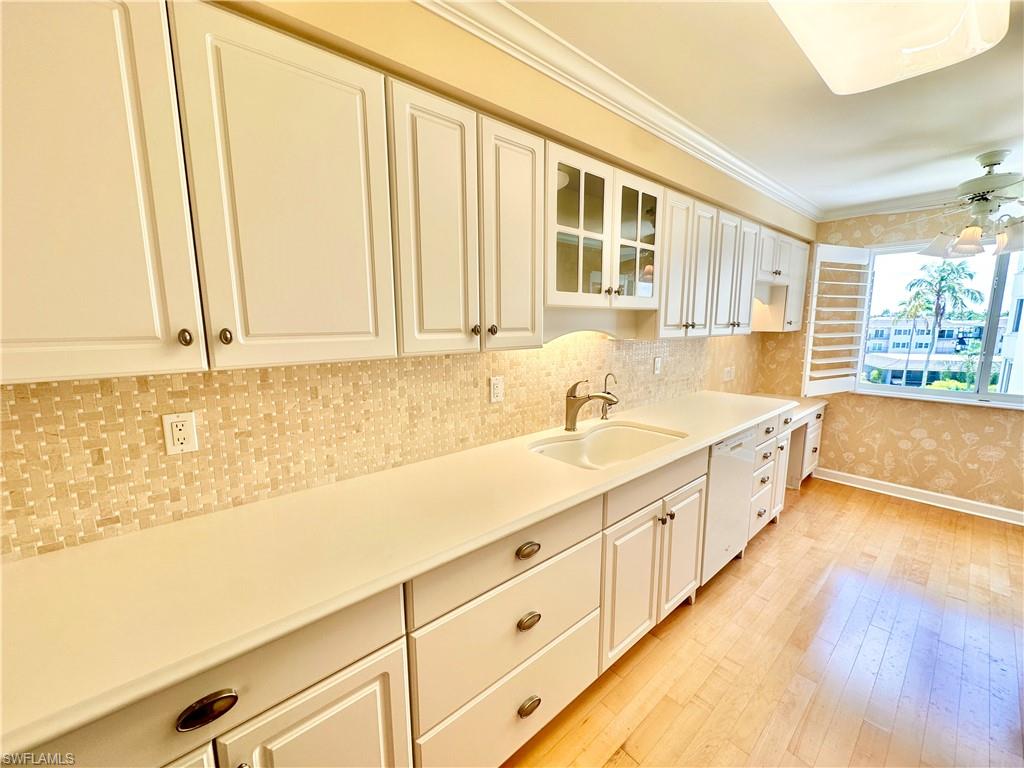 3420 Gulf Shore BLVD N 43