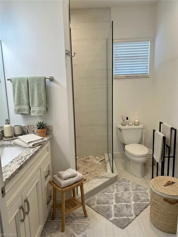 562 Laguna Royale BLVD 604 photo 14