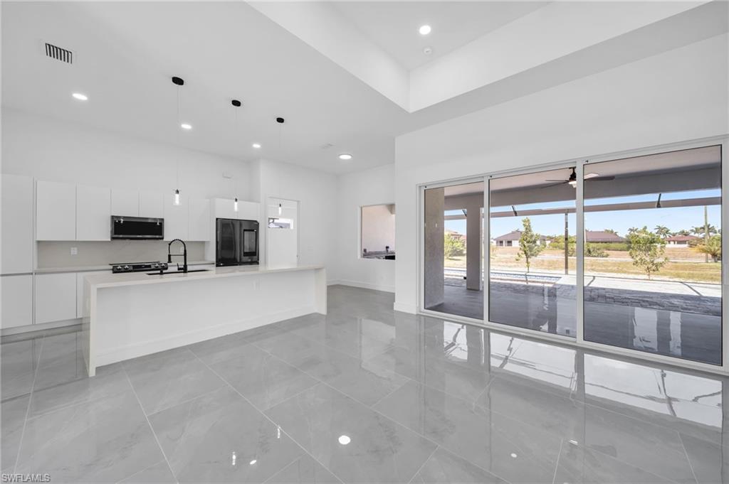 2720 NW 41st AVE