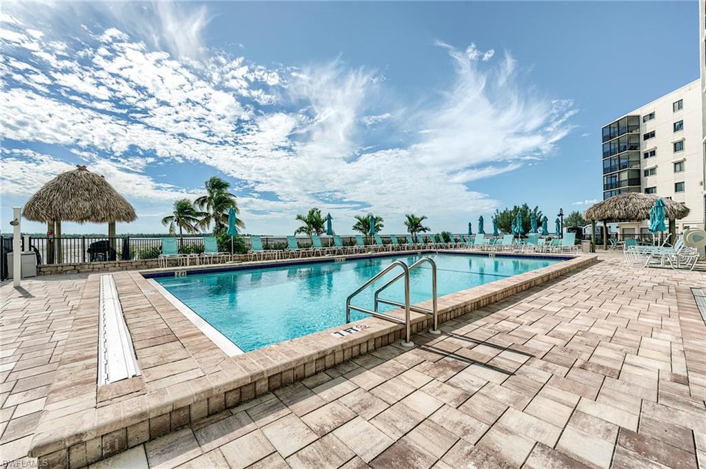 8400 Estero BLVD 903 photo 6