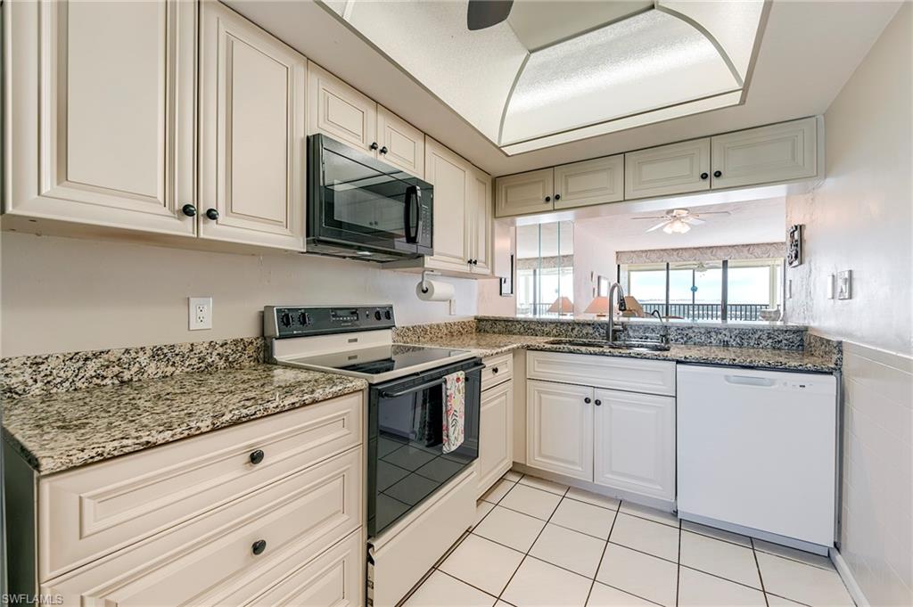 8400 Estero BLVD 903 photo 13