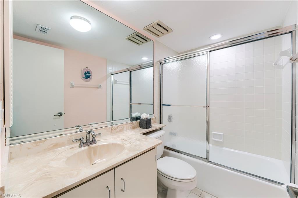 8400 Estero BLVD 903 photo 17