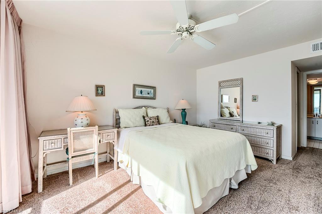 8400 Estero BLVD 903 photo 26