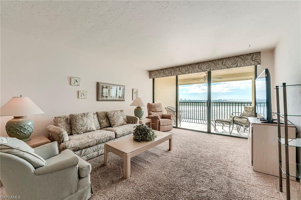 8400 Estero BLVD 903 photo 22