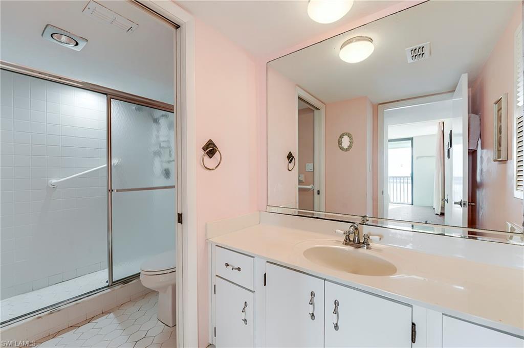 8400 Estero BLVD 903 photo 33