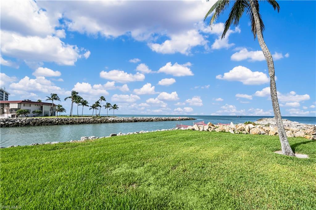 2316 Gulf Shore BLVD N 411 photo 42
