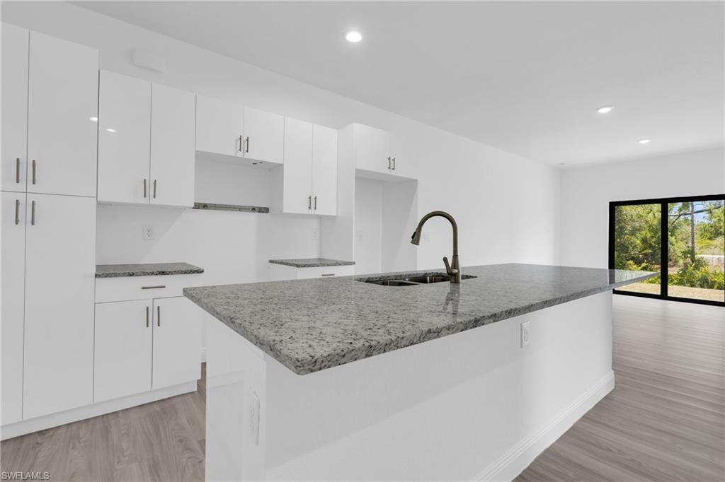 1054 Ainsworth ST E photo 23