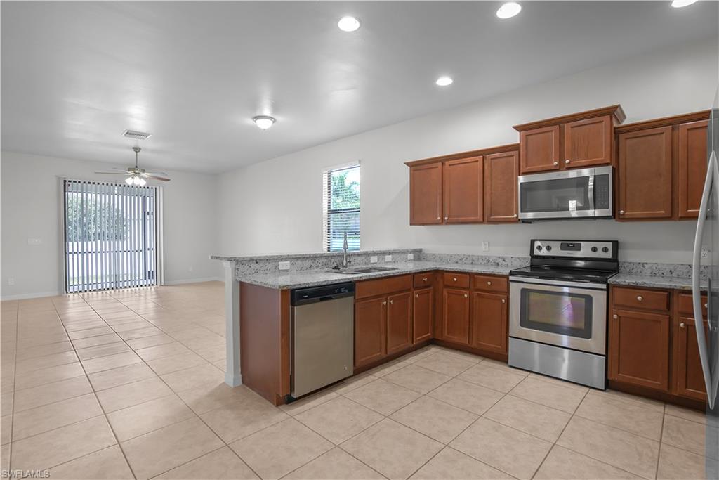 2303 SW 21st TER