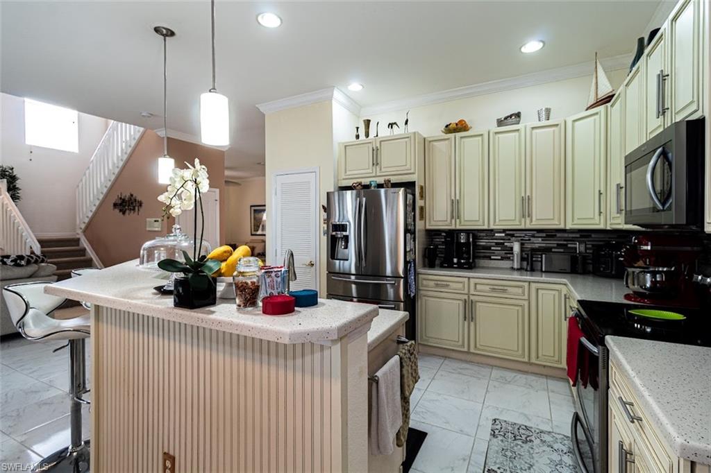 2540 Keystone Lake DR photo 10
