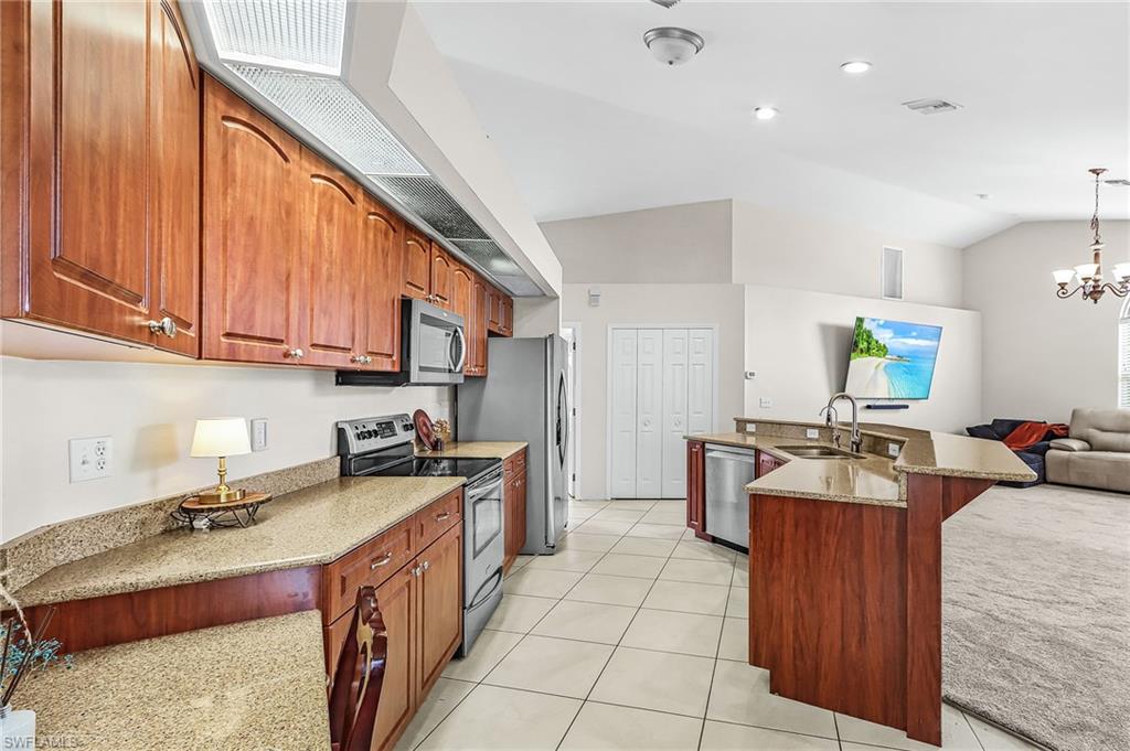 1721 SW 30th TER photo 10