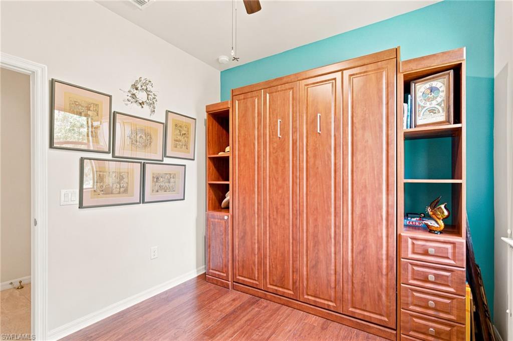 Queen sized murphy bed