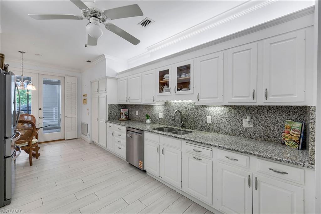 828 Hideaway CIR E 423 photo 16