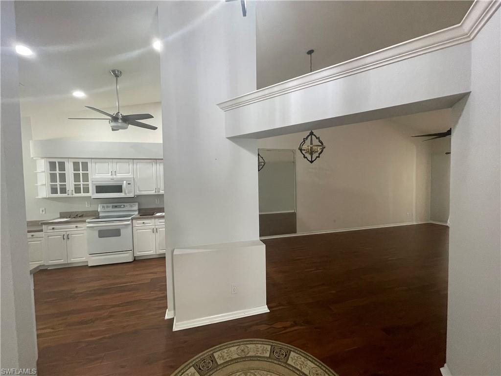 5708 Greenwood CIR 48 photo 7