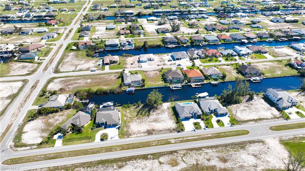 Residential lots with canal access