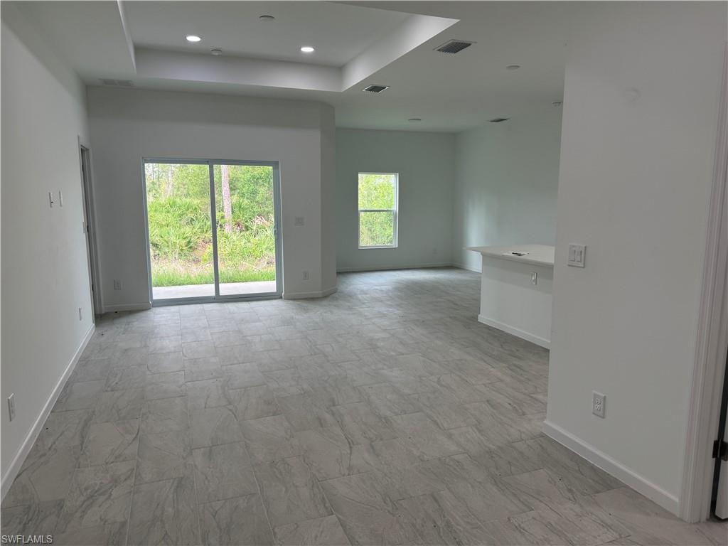 1103 W 10th ST