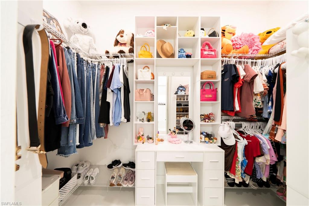 Walk in closet
