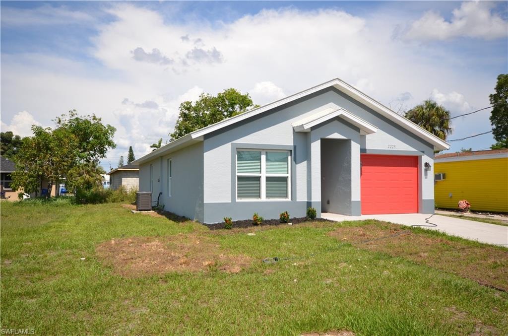 2225 Carver AVE